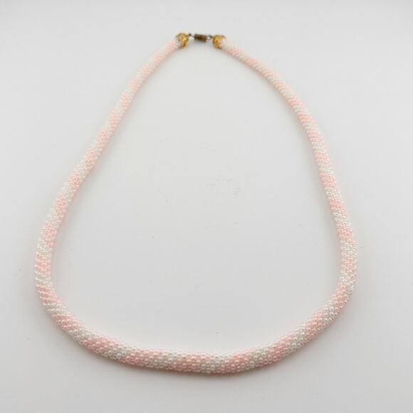 Vintage Pink White Beaded Rope Necklace Gold‎ Tone Filigree Clasp Handmade - Picture 4 of 11